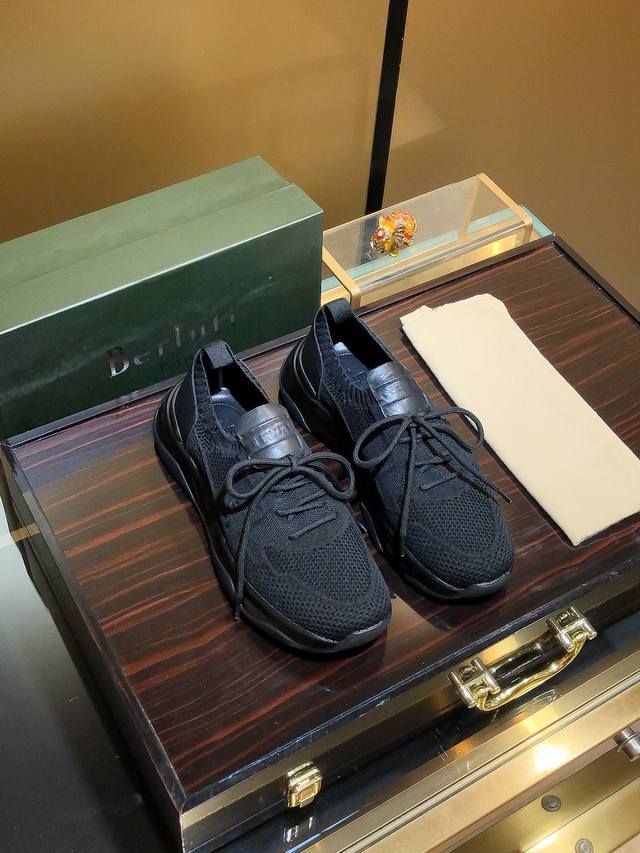 商品名称：Berluti 布鲁提 正规码数: 38-44 休闲鞋 商品材料：精选 飞织鞋面，柔软羊皮垫脚；原厂特供大底。